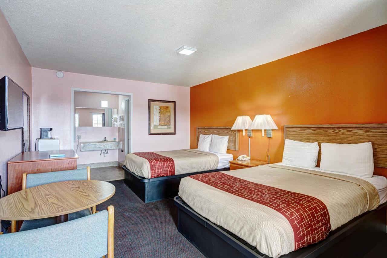 Regency Inn Fayetteville ภายนอก รูปภาพ